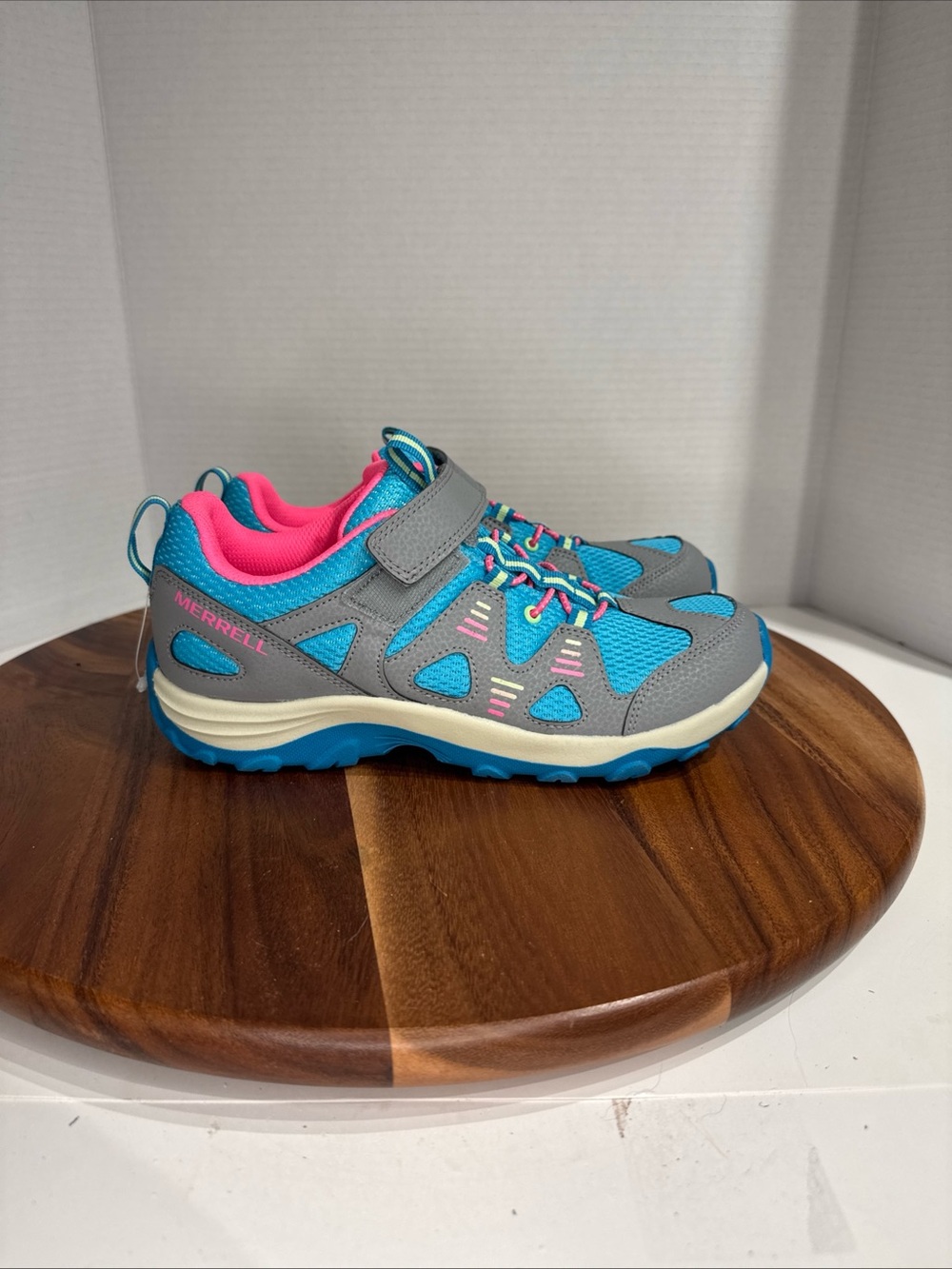 Merrell Kids Trail Shoes Size 6 Hiking Sneakers Hook Loop Blue Pink Gorpcore